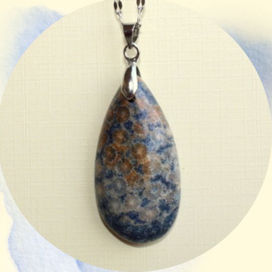 Pendentifs en Corail de fossiles d'Agate bleu