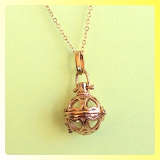 Les Pendentifs Bola